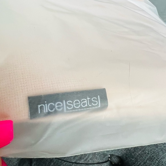 AIRPLANE PINK SEAT COVER - Picture 10 of 10